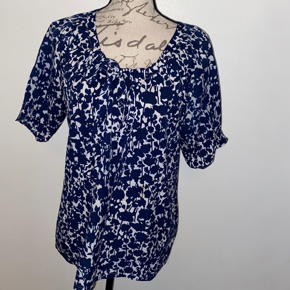 💙NWOT IZOD Silky Tie Neck Blouse💙 - Picture 3 of 13